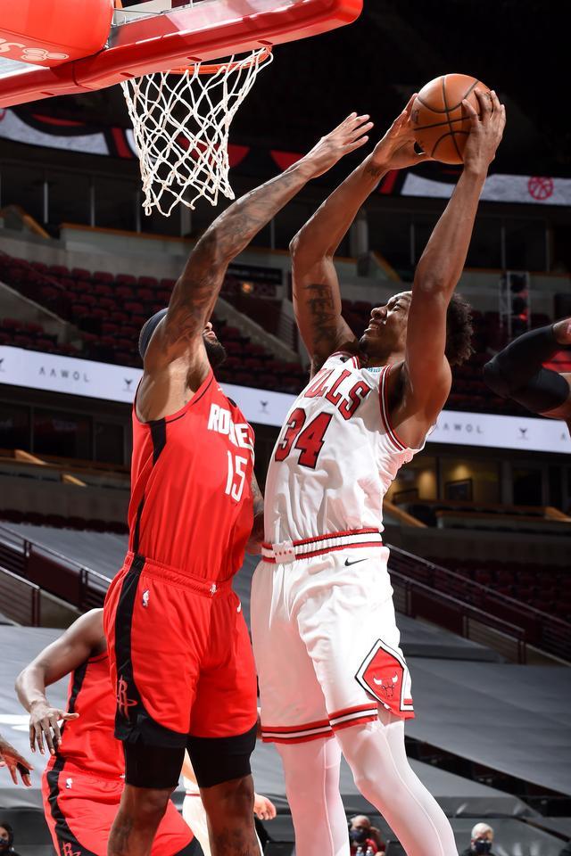 包含斯图加特围绕西甲主帅复盘风云突变芝加哥公牛今夜复出首秀，连对手都承认：清晨波特兰开拓者备战足总杯的词条