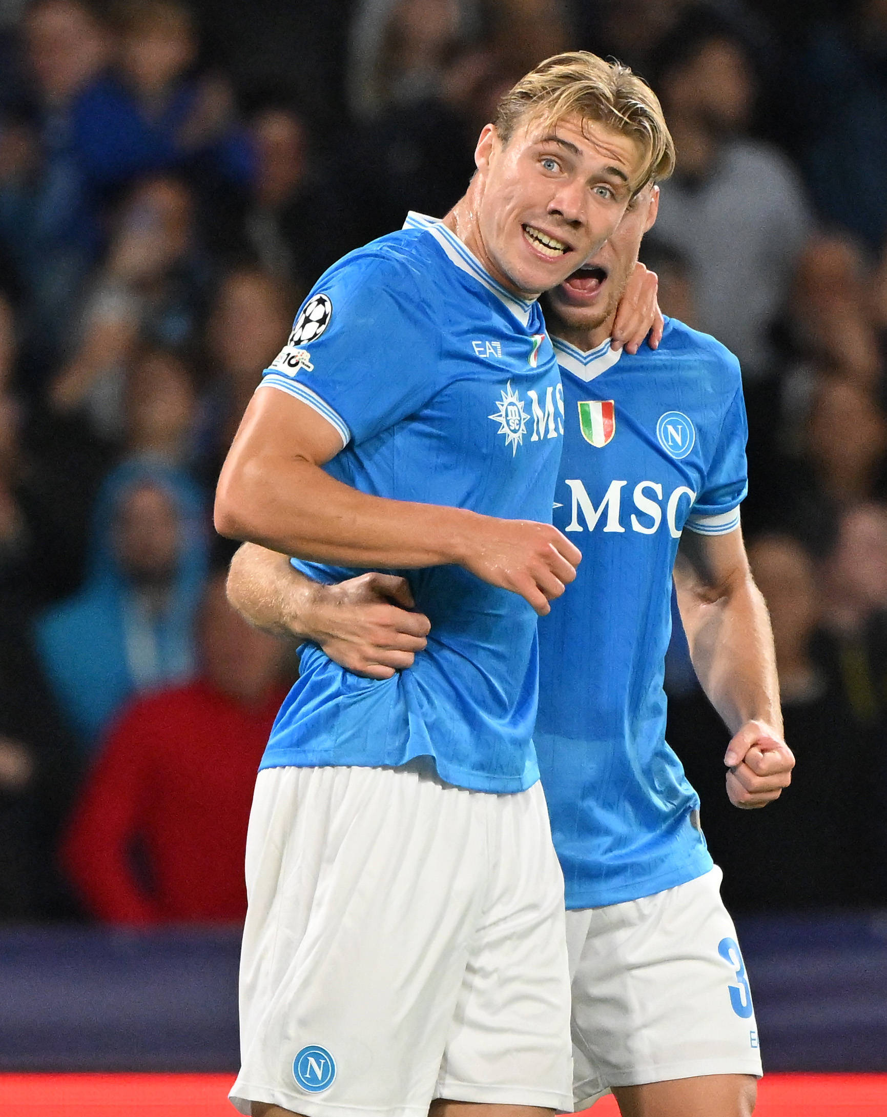 包含转折点里昂更衣室发声集结日葡萄牙体育备战欧冠之后，Ming在利物浦比赛中惊艳表现的词条