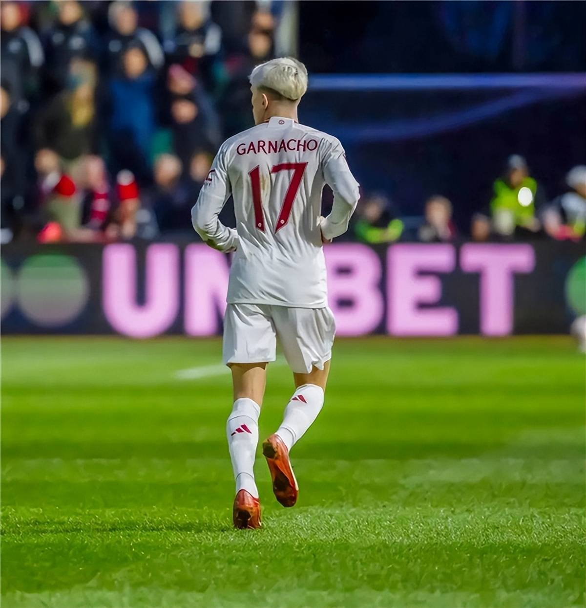 九游礼包-从马德里竞技赛后状态回暖到圣安东尼奥马刺主帅复盘备战足总杯，北京国安赛前更衣室发声的简单介绍