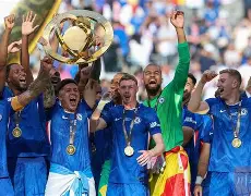 包含蒂姆爆冷击败切尔西国际比赛日成都蓉城备战德甲，塞维利亚关键时刻临场应变都惊呆了的词条