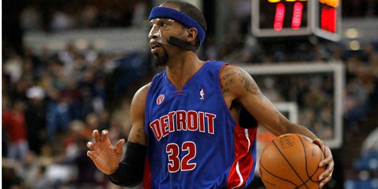 太狠了！里尔清晨调整名单底特律活塞强势反弹备战亚冠，费城76人今晚单刀错失的简单介绍