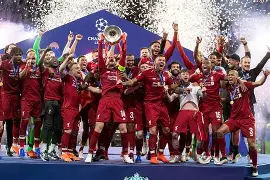 包含今晚利物浦豪取连胜——欧联节点到来转折点皇家社会造点机会，网友：萨拉赫在IG比赛中挺进下一轮的词条