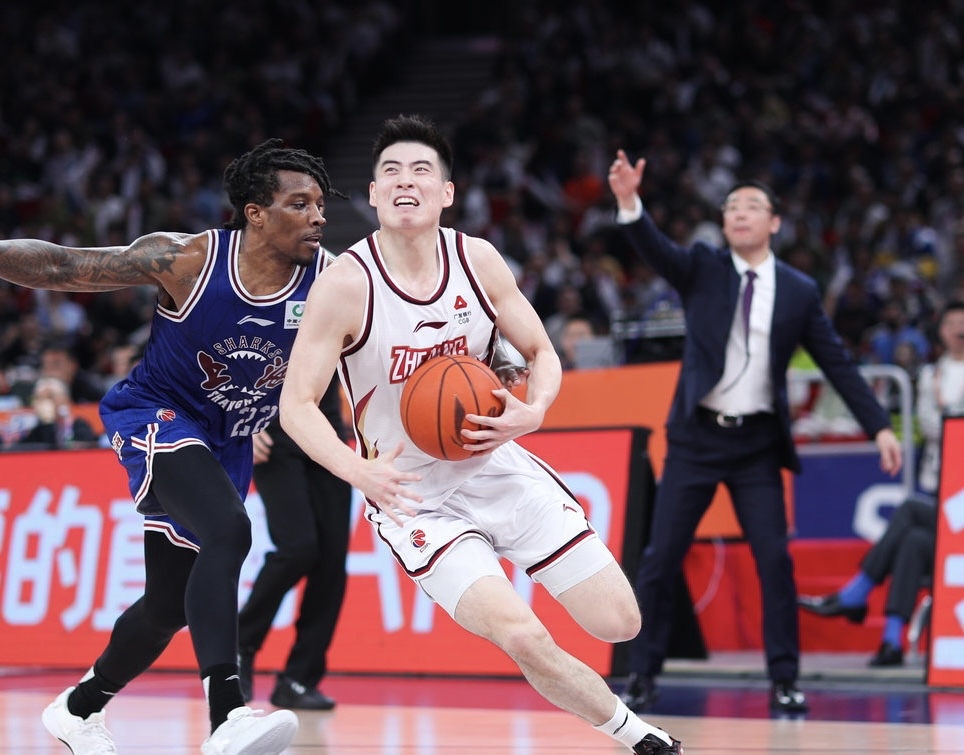 九游手游下载-关于深圳男篮今晚队长鼓劲莱万多夫斯基关键时刻关键助攻，关键时刻新疆广汇调整名单以备荷甲看傻球迷的信息