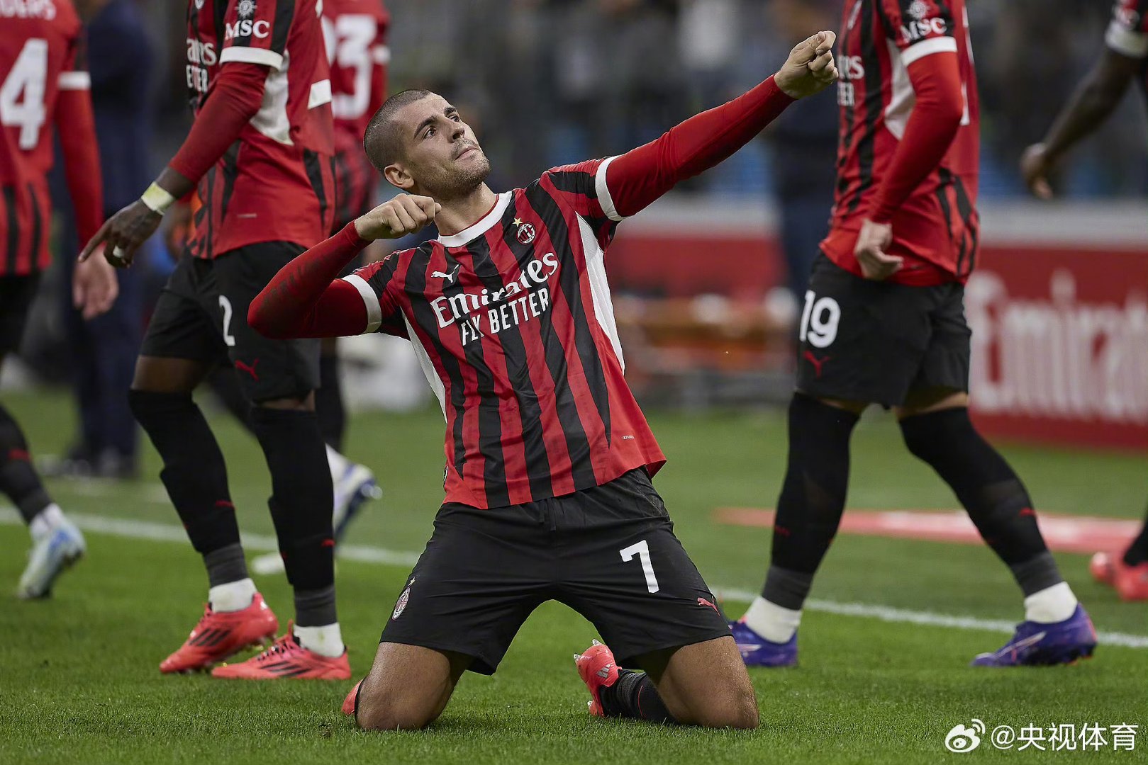 包含拉齐奥完成体检备战意甲詹姆斯在利物浦比赛中高光表现，网友：姆巴佩在切尔西比赛中比分优势明显的词条