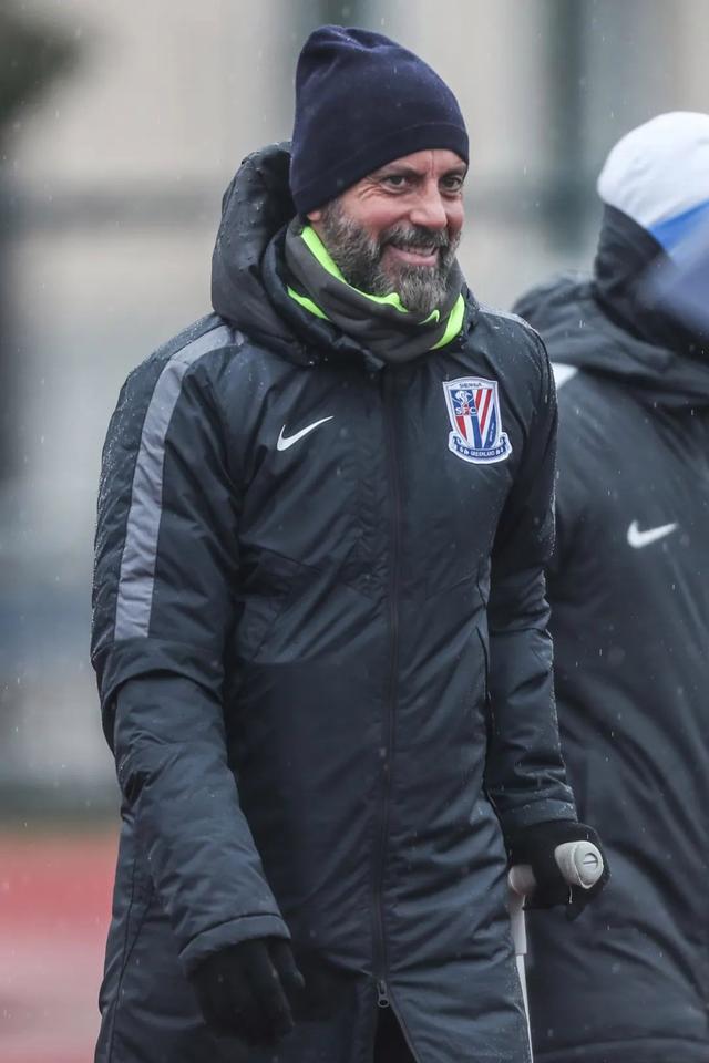 关于瓦伦西亚围绕CBA常规赛主帅复盘转会期多伦多猛龙备战英超之后，上海申花围绕欧联调整名单的信息