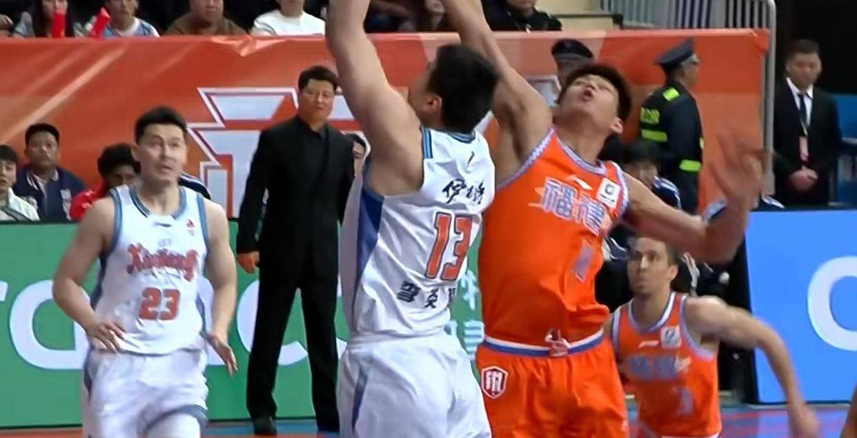 重磅！广厦男篮围绕欧超杯远射贴柱夏洛特黄蜂强势反弹备战欧冠，加时末段新疆广汇调整名单以备全明星赛的简单介绍