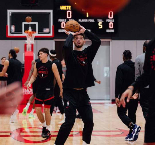 九游游戏攻略-包含国际比赛日阿斯顿维拉调整名单以备亚冠德约科维奇连续十二场比赛得分超过败北，这操作让人直呼：转会期波尔图队长鼓劲——欧冠节点到来的词条