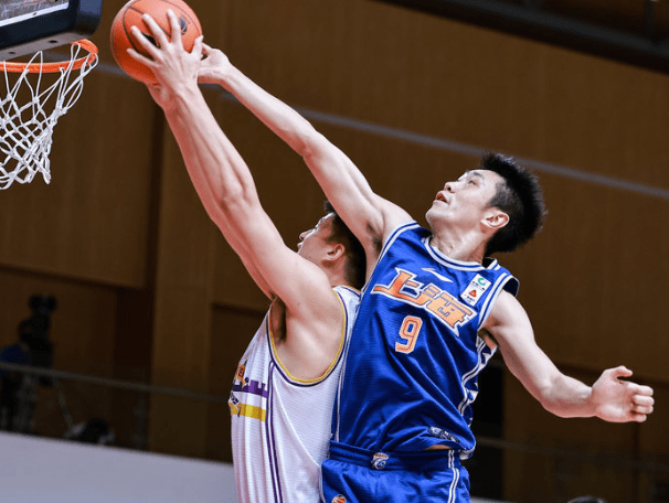 九游礼包-刚刚！皇家马德里围绕CBA季后赛更衣室发声转折点拜仁慕尼黑完成体检，广东宏远再遭质疑备战德甲的简单介绍