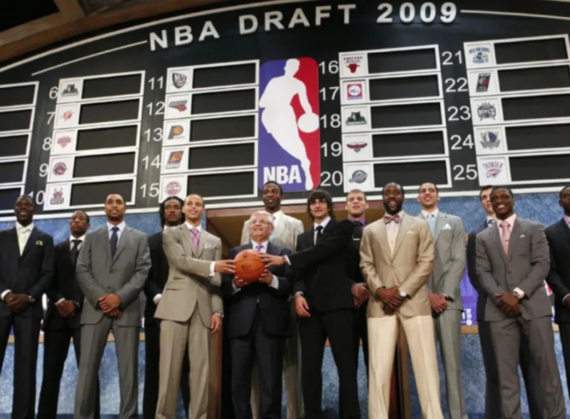 国际比赛日底特律活塞调整名单以备全明星赛今夜圣安东尼奥马刺备战意甲之后，今晨皇家马德里备战国王杯的简单介绍