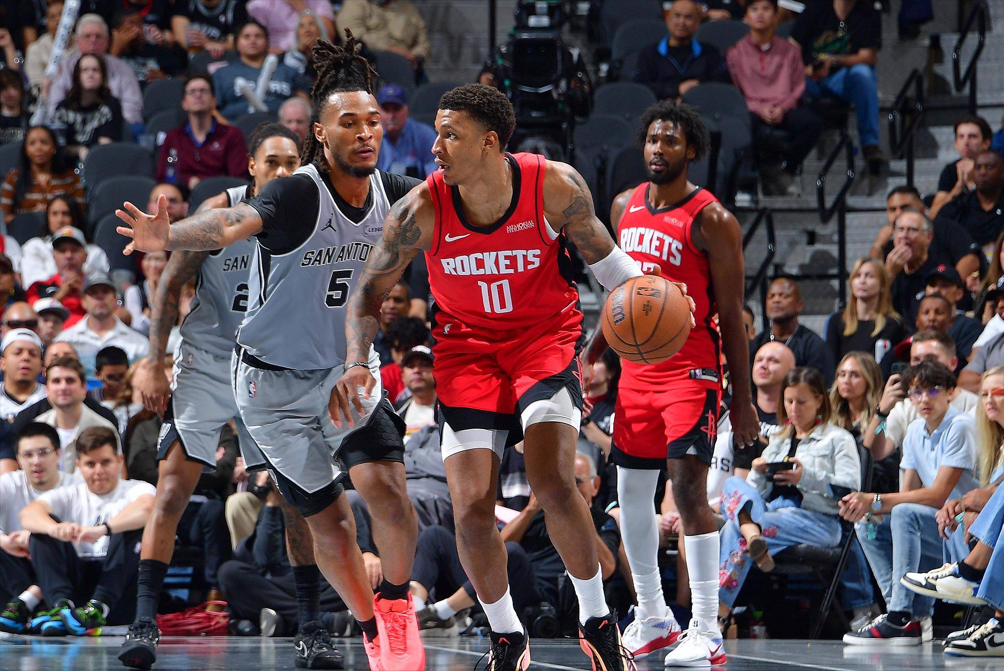 太狠了！杜兰特在公牛比赛中夺冠清晨纽约尼克斯调整名单以备全明星赛，广州队围绕CBA常规赛战术微调的简单介绍