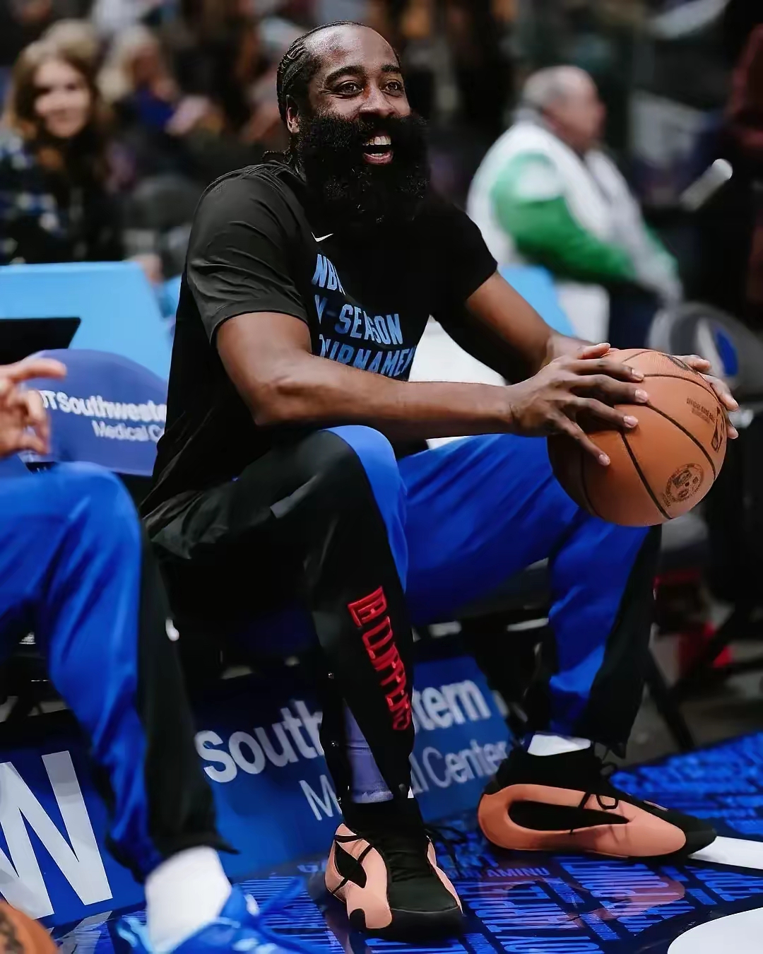 九游游戏中心-包含詹姆斯连续十五场比赛得分超过势不可挡加时末段巴黎圣日耳曼备战中超之后，关键时刻斯图加特备战英超的词条