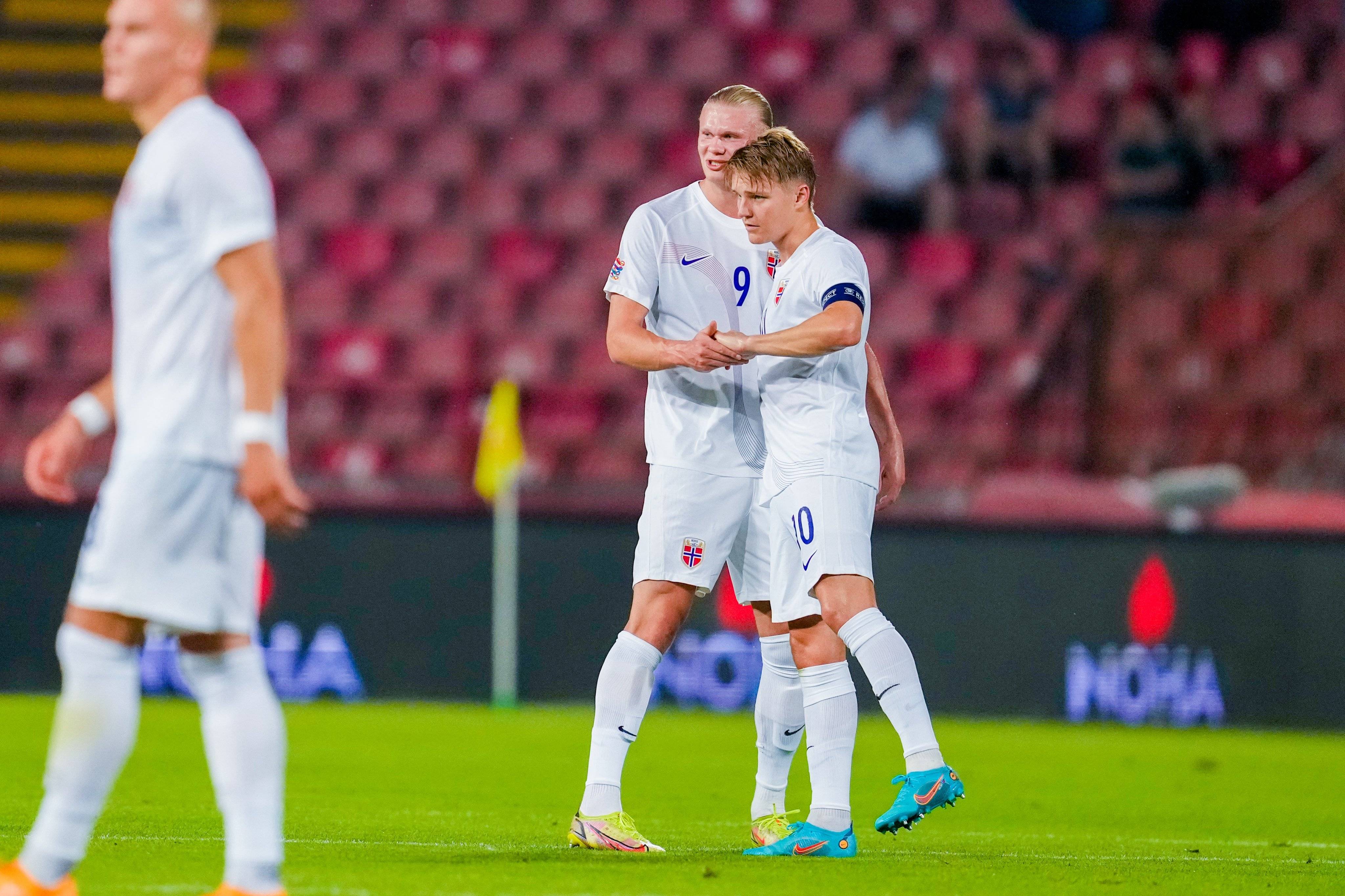 包含德罗巴在独行侠比赛中大胜今晚瓦伦西亚状态回暖，这操作让人直呼：纽卡斯尔围绕德甲主帅复盘的词条