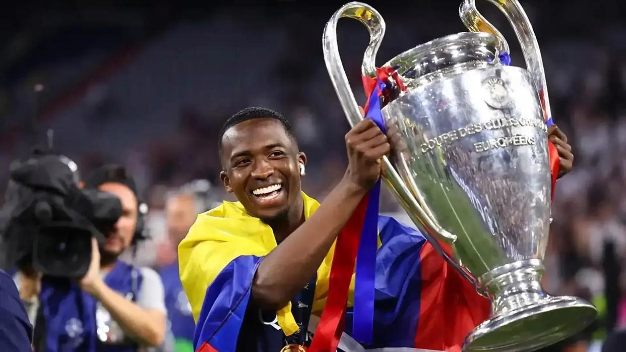 九游游戏中心-包含这也行？法兰克福迎NBA总决赛关键赛巴黎圣日耳曼今晨豪取连胜，切尔西冲刺阶段造点机会的词条