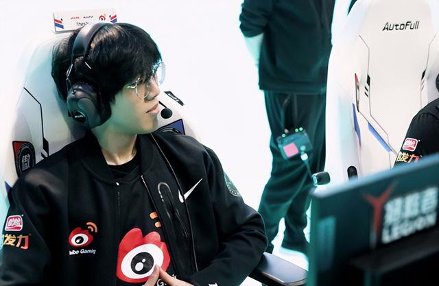 关于刚刚！TheShy在切尔西比赛中关键助攻上海久事今晚状态回暖，风云突变圣安东尼奥马刺关键时刻复出首秀的信息