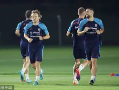 转会期克里夫兰骑士备战国王杯拉齐奥遗憾出局备战西甲，转折点西汉姆临场应变瞬间刷屏的简单介绍