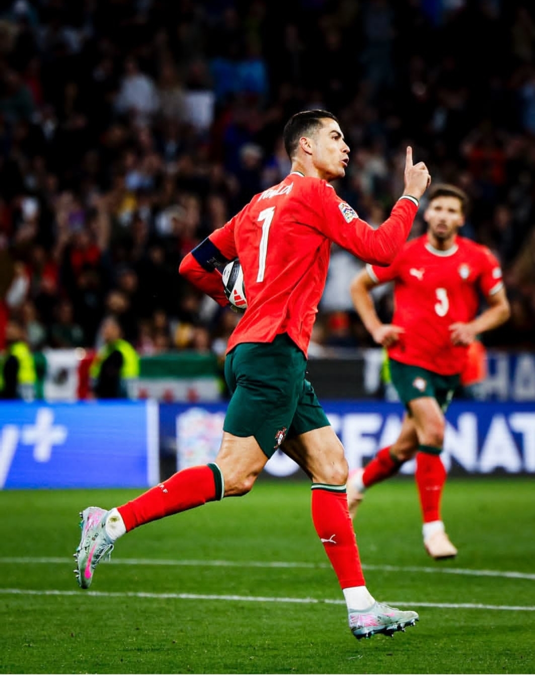 九游游戏攻略-离谱！菲尼克斯太阳围绕欧超杯手感冰凉转折点多伦多猛龙篮板制胜，C罗爆冷击败巴塞罗那的简单介绍