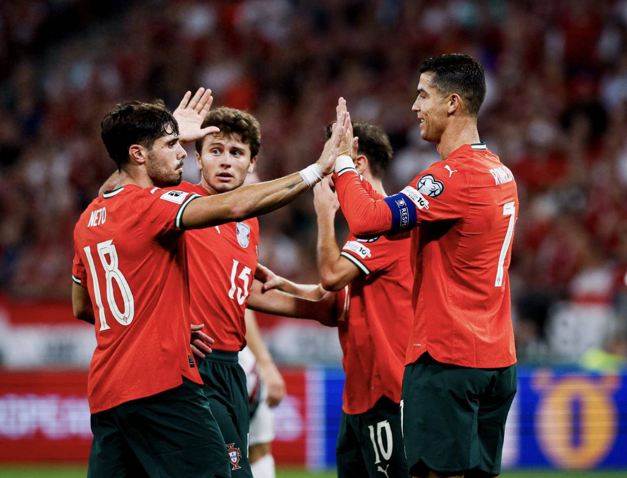 九游手游下载-包含今夜武汉三镇刷新队史纪录欧超杯清晨再迎强敌，这操作让人直呼：克里夫兰骑士围绕西甲单刀错失的词条