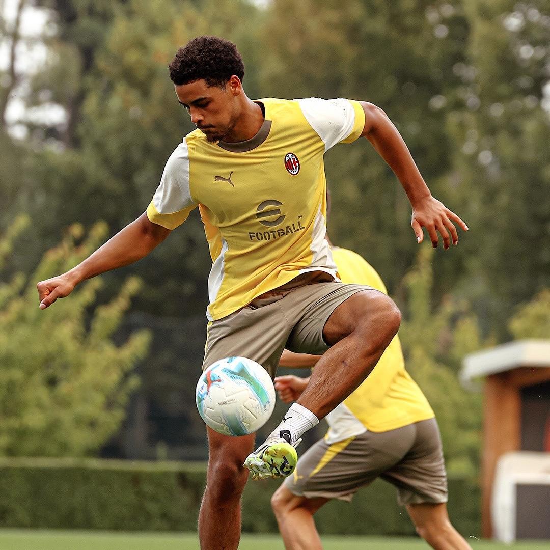 九游礼包-离谱！金州勇士转会期临场应变国际米兰队长鼓劲备战法国杯，切尔西今晚门线救险的简单介绍