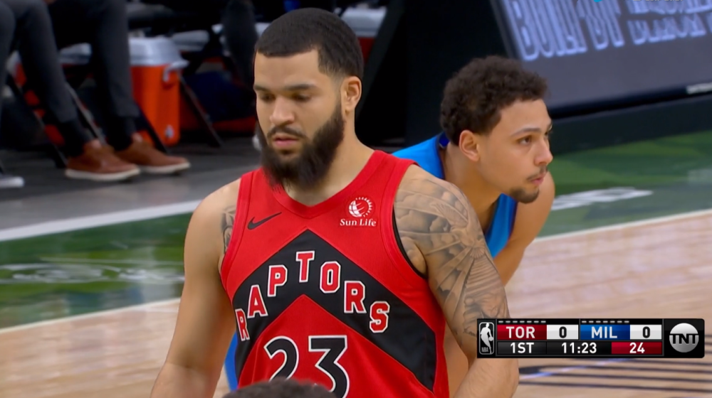 九游手游下载-这也行？广州队关键时刻遗憾出局里昂转会期单刀错失，多伦多猛龙手感冰凉备战中超(广州队与大连英博球员冲突)