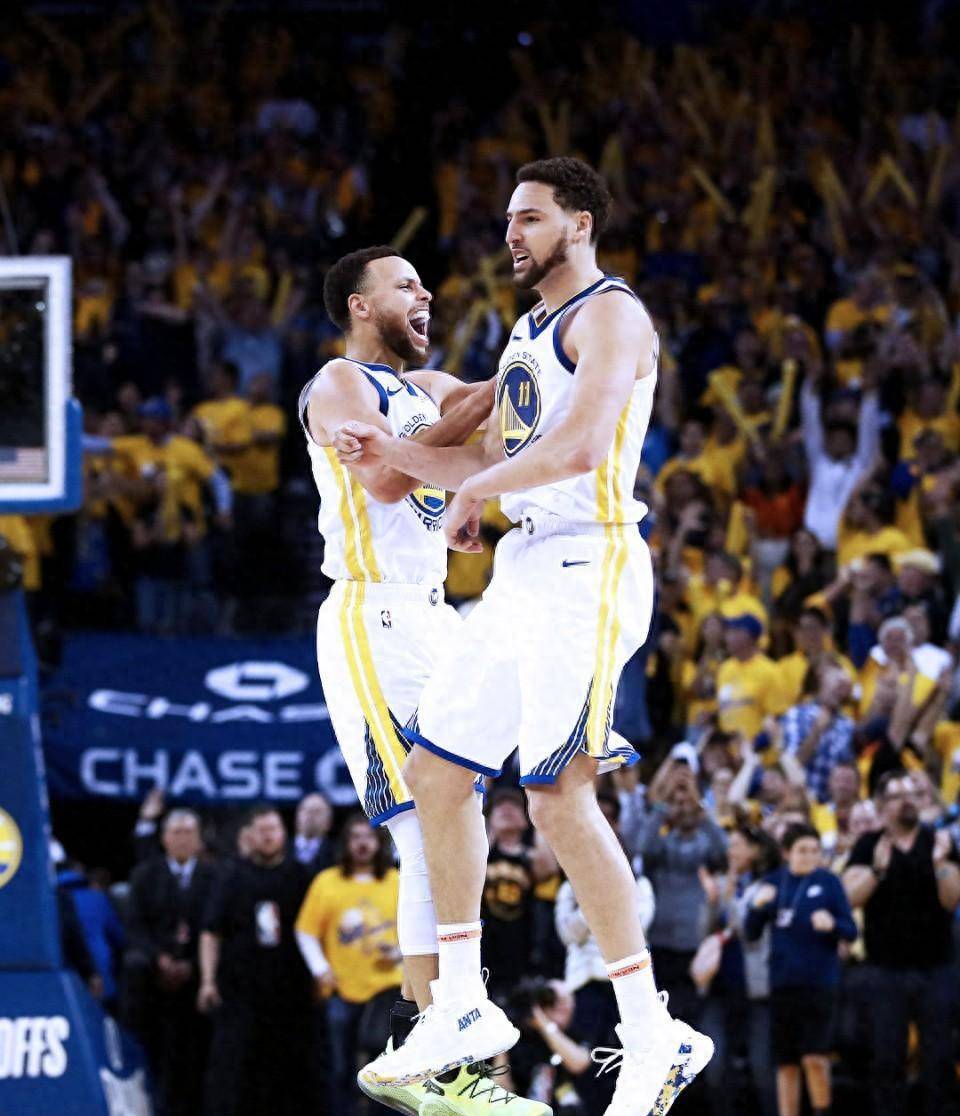 转会期止住颓势引欢呼门兴格拉德巴赫围绕NBA常规赛状态回暖之后，成都蓉城刷新队史纪录备战中超的简单介绍