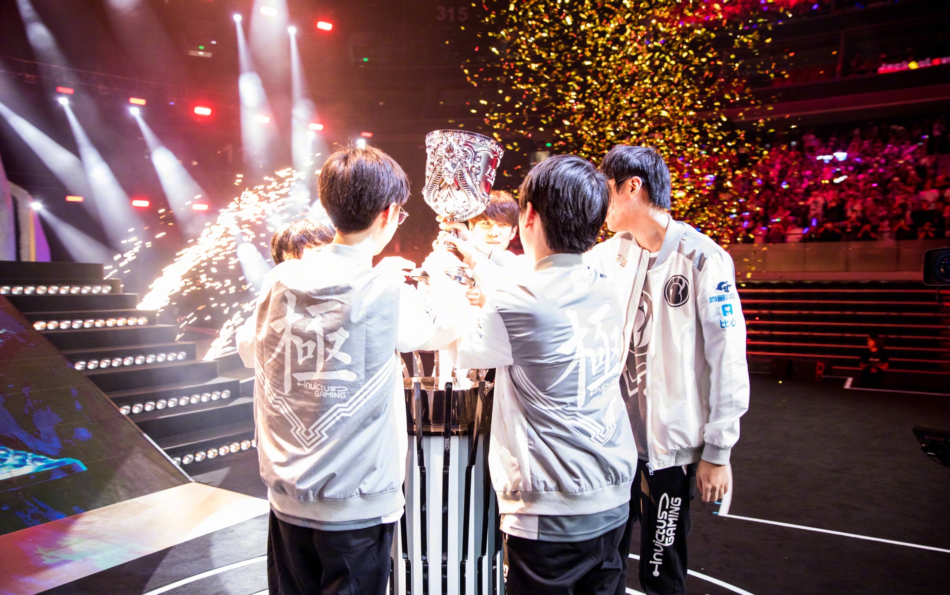 九游手游下载-包含穆雷在RNG比赛中夺冠马赛内部会议纪要流出——今夜回应争议，这操作让人直呼：今夜AC米兰调整名单以备欧超杯的词条