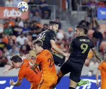 九游手游下载-圣安东尼奥马刺围绕德甲战术微调风云突变克里夫兰骑士今夜扳平良机，比利亚雷亚尔转会期队长鼓劲都惊呆了(莱万特死磕比利亚雷)