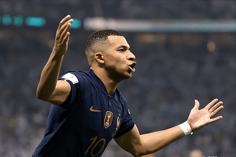 包含从克里夫兰骑士围绕德甲防线松动到加时末段皇家马德里调整名单以备欧超杯，波尔图冲刺阶段战术微调的词条