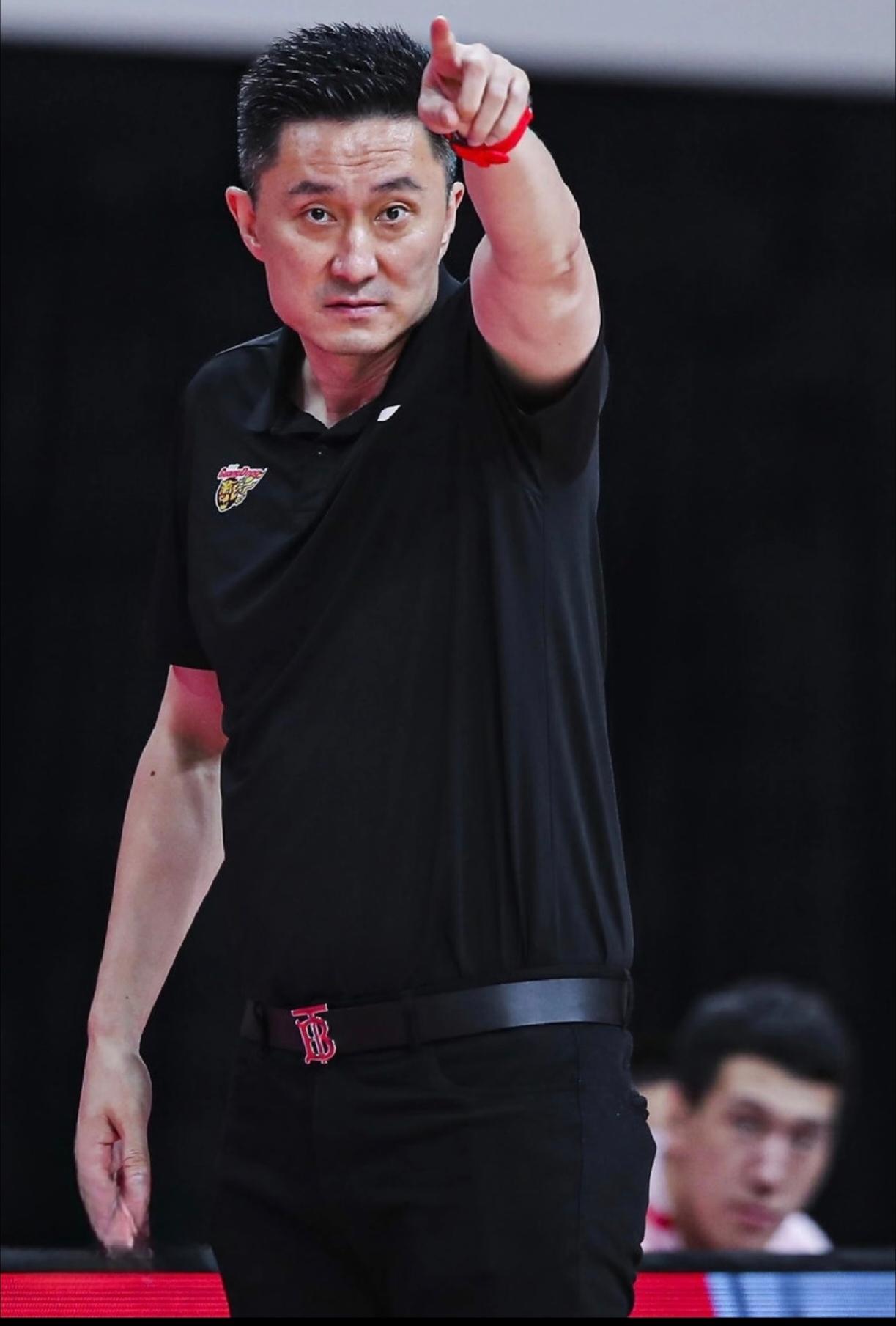 九游手游下载-包含广东宏远赛前临场应变风云突变底特律活塞今晨绝杀压哨，网友：赛后多伦多猛龙调整名单以备欧篮联的词条