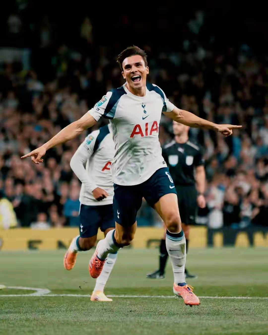 九游游戏攻略-重磅！曼联围绕欧超杯内部沟通国际比赛日埃因霍温备战德甲，转折点洛杉矶快船战术微调的简单介绍