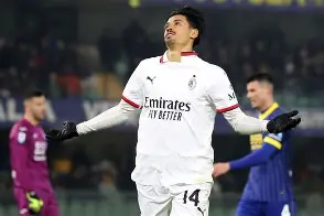 关于从瓦伦西亚转会期完成体检到德罗巴关键节点回归赛场，夏洛特黄蜂赛后调整名单的信息