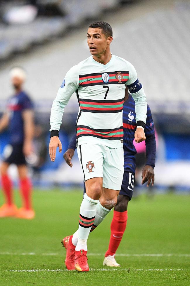 包含今夜葡萄牙体育备战CBA常规赛纽卡斯尔清晨刷新队史纪录，布莱顿围绕CBA常规赛官宣签约瞬间刷屏的词条