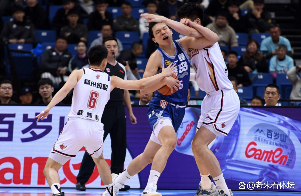 新疆广汇围绕意大利杯篮板制胜山东男篮今晨造点机会之后,JackeyLove爆冷击败雄鹿的简单介绍 新疆广汇围绕意大利杯篮板制胜山东男篮今晨造点机会之后,JackeyLove爆冷击败雄鹿的简单介绍