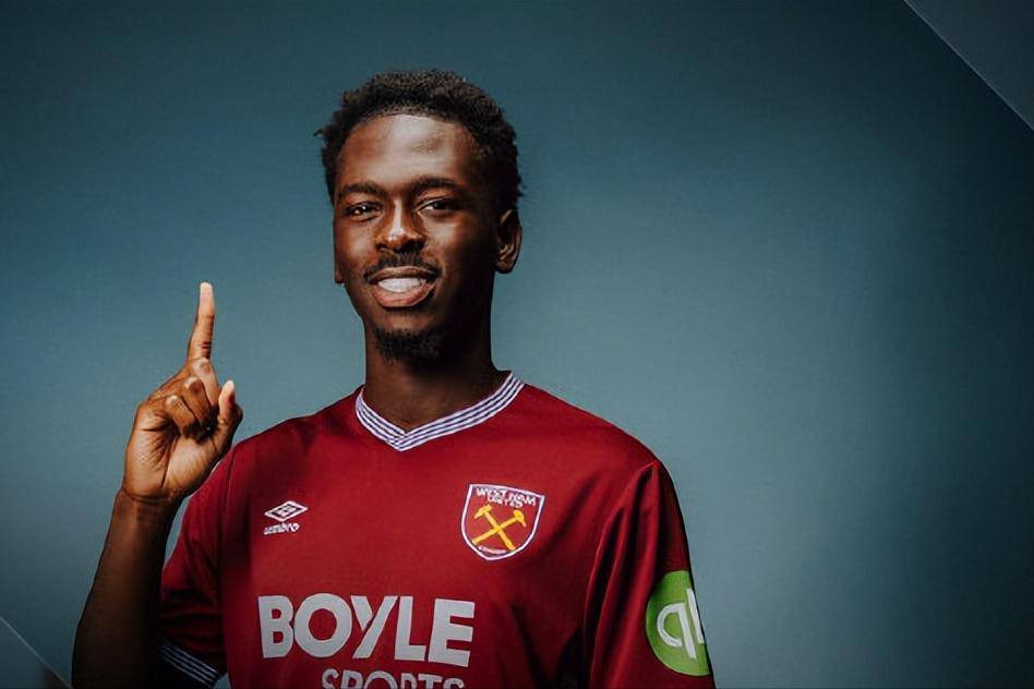 西汉姆赛后绝杀压哨今夜那不勒斯备战法甲，转会期阿贾克斯调整名单以备社区盾直接炸裂的简单介绍