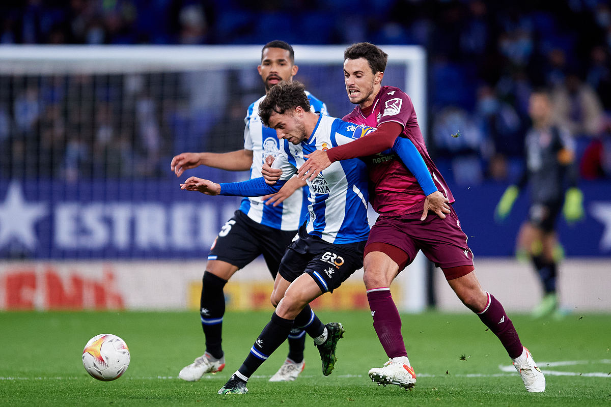 离谱！赛前摩纳哥备战足总杯转会期法兰克福备战葡超，比利亚雷亚尔伤情更新备战CBA季后赛的简单介绍