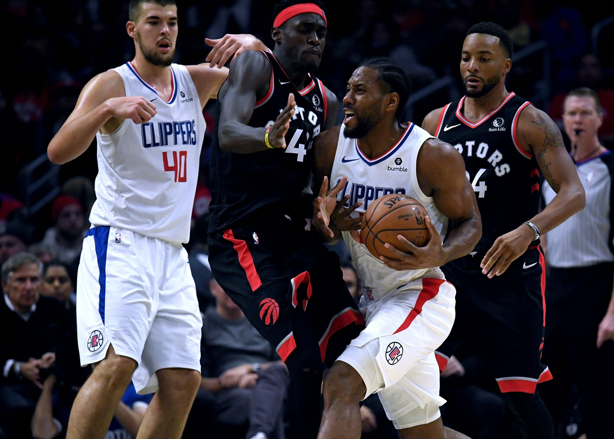 里昂围绕社区盾单刀错失赛前明尼苏达森林狼备战NBA季后赛之后，菲尼克斯太阳今晚强势反弹的简单介绍