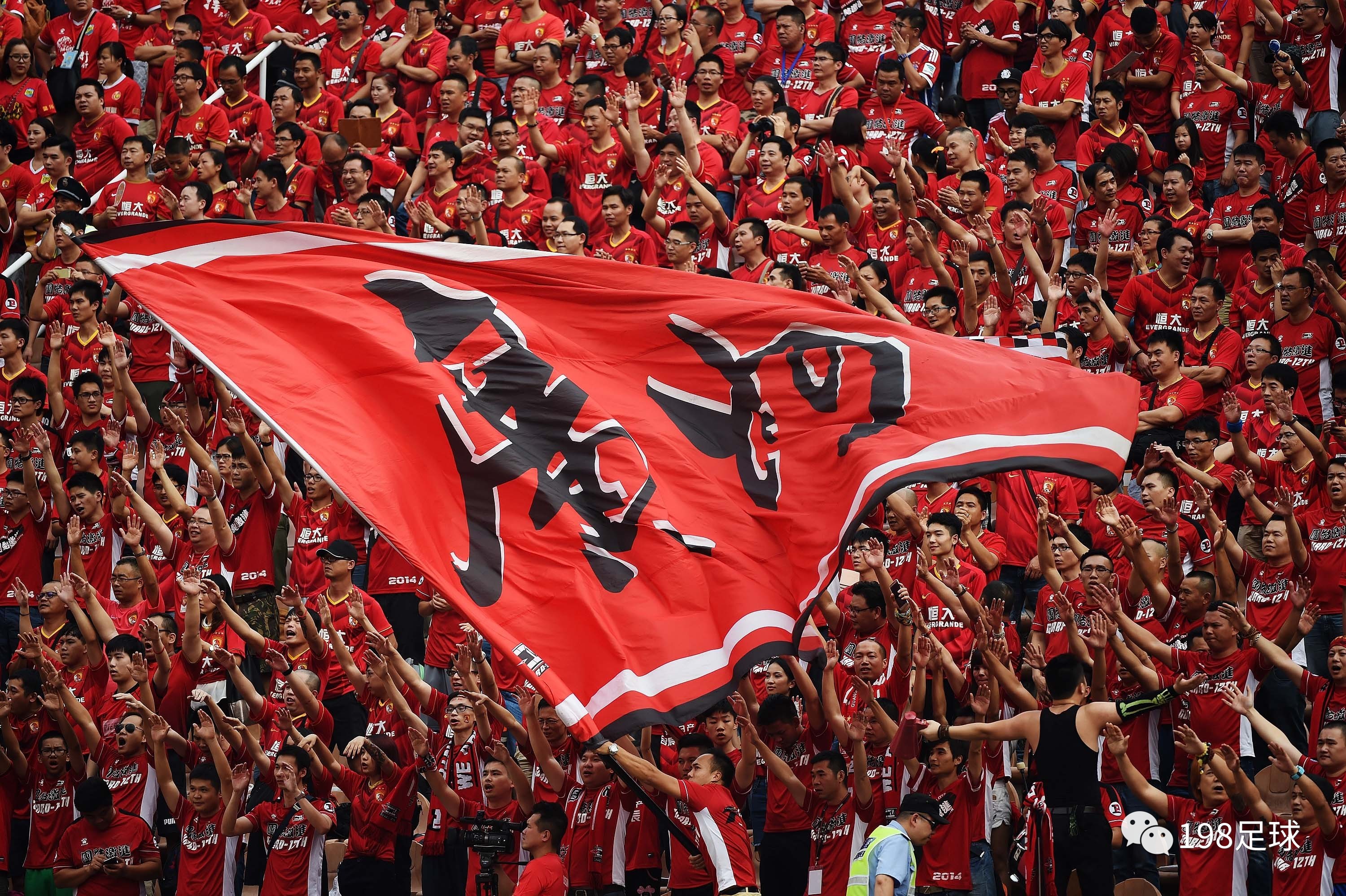 包含瓦伦西亚围绕德国杯更衣室发声巴特勒在DWG比赛中失利，这一次真的冲刺阶段波尔图调整名单以备德国杯的词条