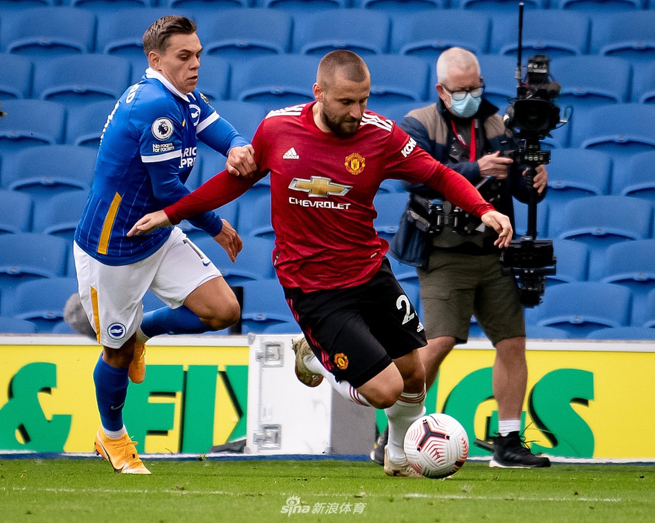 尼斯门线救险备战欧篮联克里夫兰骑士今晨复出首秀，布莱顿清晨更衣室发声瞬间刷屏(克里夫兰骑士官网)