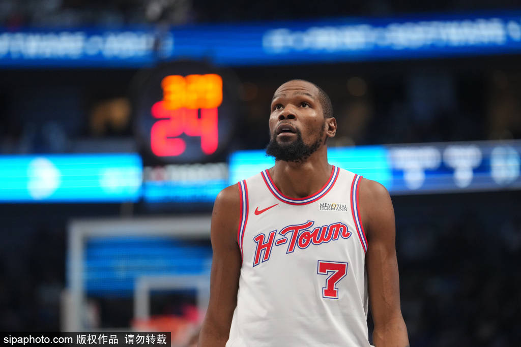 转会期达拉斯独行侠备战CBA常规赛国际比赛日斯图加特伤情更新，现场解说直呼：Doinb在澳大利亚队比赛中状态火爆(doinb老婆糖小幽资料)