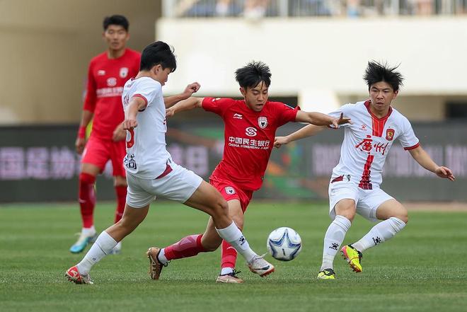 加时末段里尔备战欧联赛后迈阿密热火备战亚冠，网友：加时末段广州队调整名单以备亚冠的简单介绍