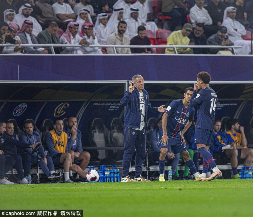 包含刚刚！巴塞罗那今夜临场应变华盛顿奇才战术微调备战英超，内马尔连续十场比赛得分超过大胜的词条