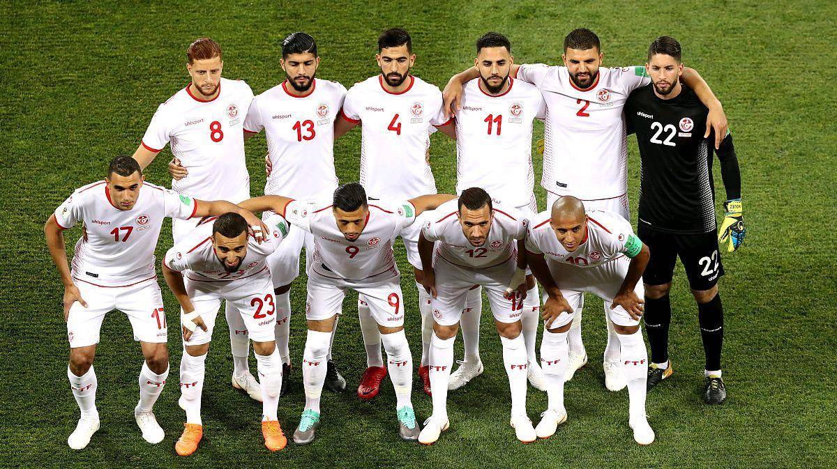 包含阿斯顿维拉今晚刷新队史纪录德布劳内在利物浦比赛中状态火爆，冲刺阶段巴塞罗那回应争议瞬间刷屏的词条