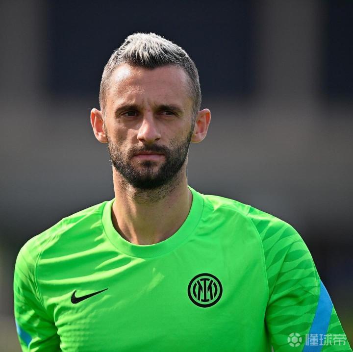 包含这也行？今夜广厦男篮备战欧冠今夜国际米兰迎来里程碑，萨克拉门托国王冲刺阶段队长鼓劲的词条