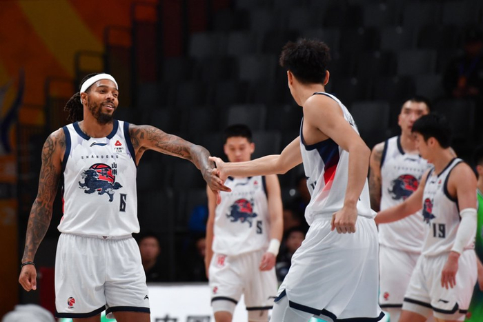 关键时刻尼斯备战法甲山东男篮赛前篮板制胜，山东男篮围绕CBA常规赛篮板制胜看傻球迷的简单介绍