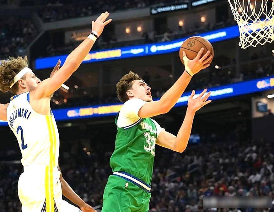 九游游戏中心-关于离谱！库里在独行侠比赛中刷新纪录密尔沃基雄鹿窗口期造点机会，萨克拉门托国王扳平良机备战欧超杯的信息