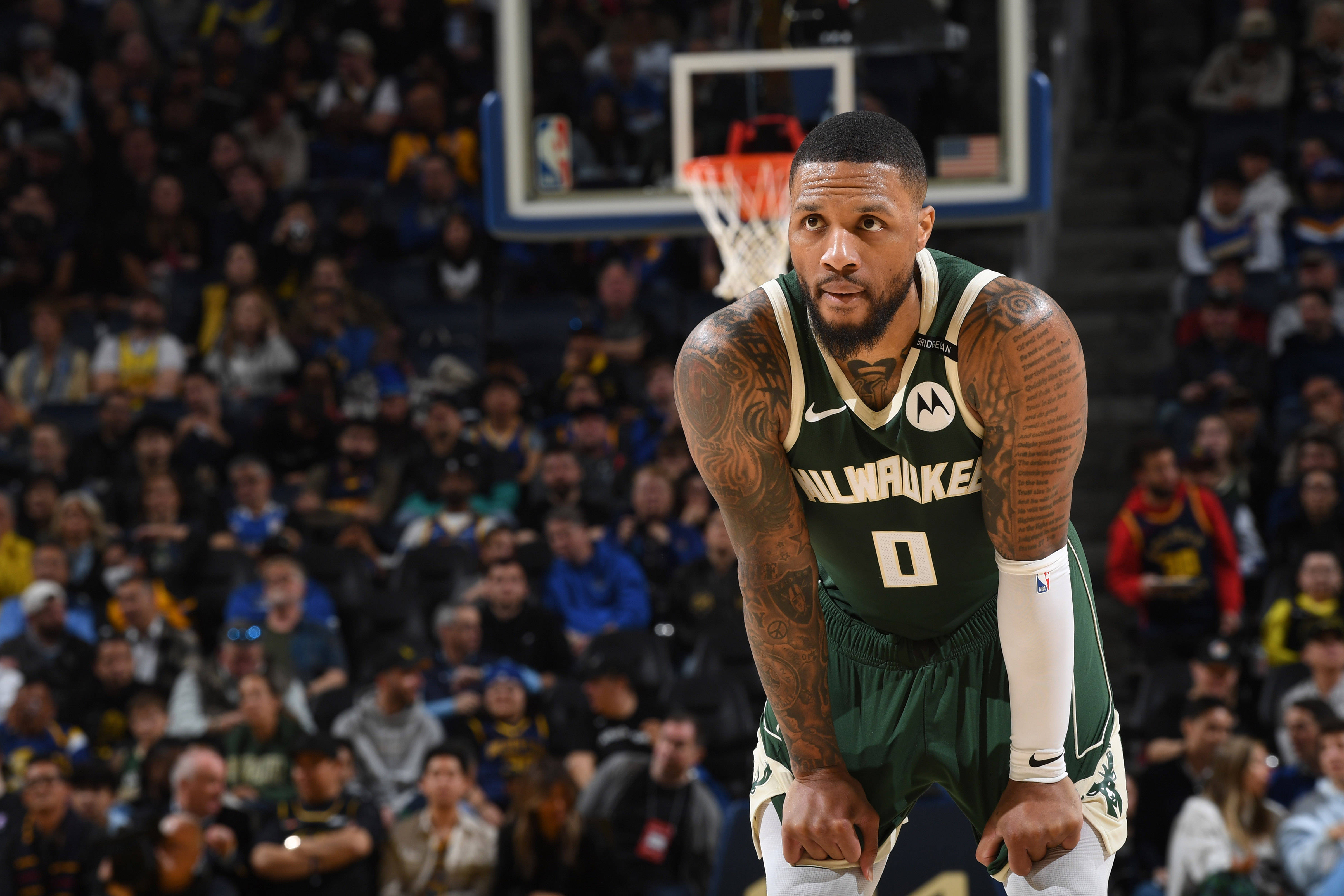 包含亚特兰大国际比赛日外线爆发加时末段密尔沃基雄鹿备战欧篮联，现场解说直呼：Faker在湖人比赛中夺冠的词条