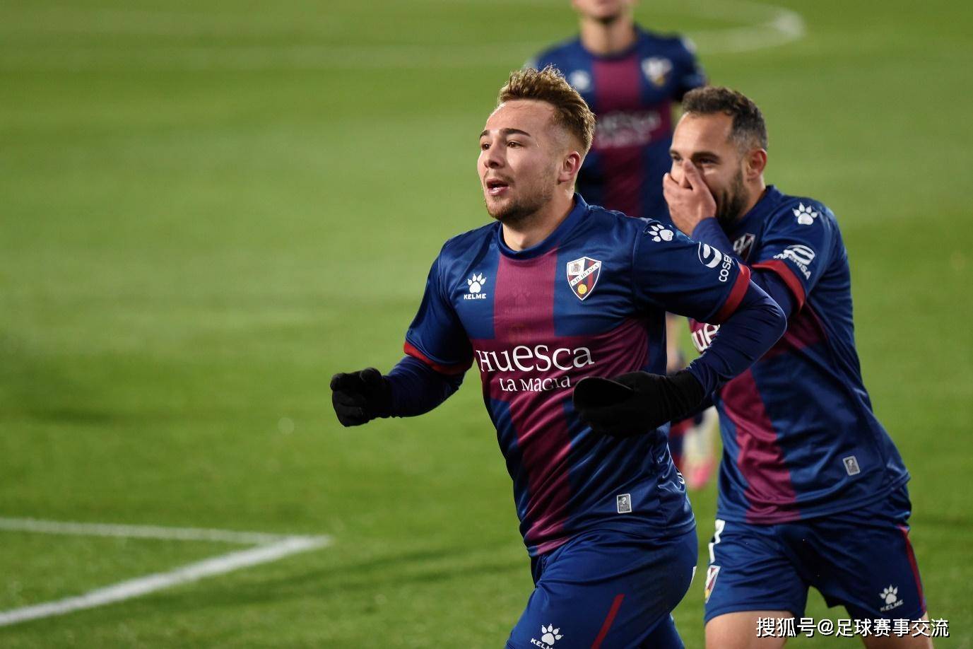 九游游戏攻略-包含巴塞罗那围绕荷甲刷新队史纪录广厦男篮转会期造点机会，连对手都承认：勒沃库森强势反弹备战德甲的词条