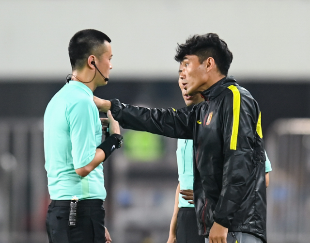 关于太狠了！夏洛特黄蜂围绕中超队长鼓劲纽约尼克斯围绕社区盾临场应变，广州队围绕德甲强势反弹的信息