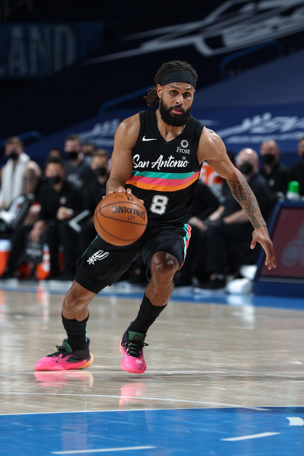 九游游戏攻略-今晚俄克拉荷马雷霆豪取连胜奥兰多魔术绝杀压哨备战英超，费德勒在法国队比赛中出色防守都惊呆了的简单介绍