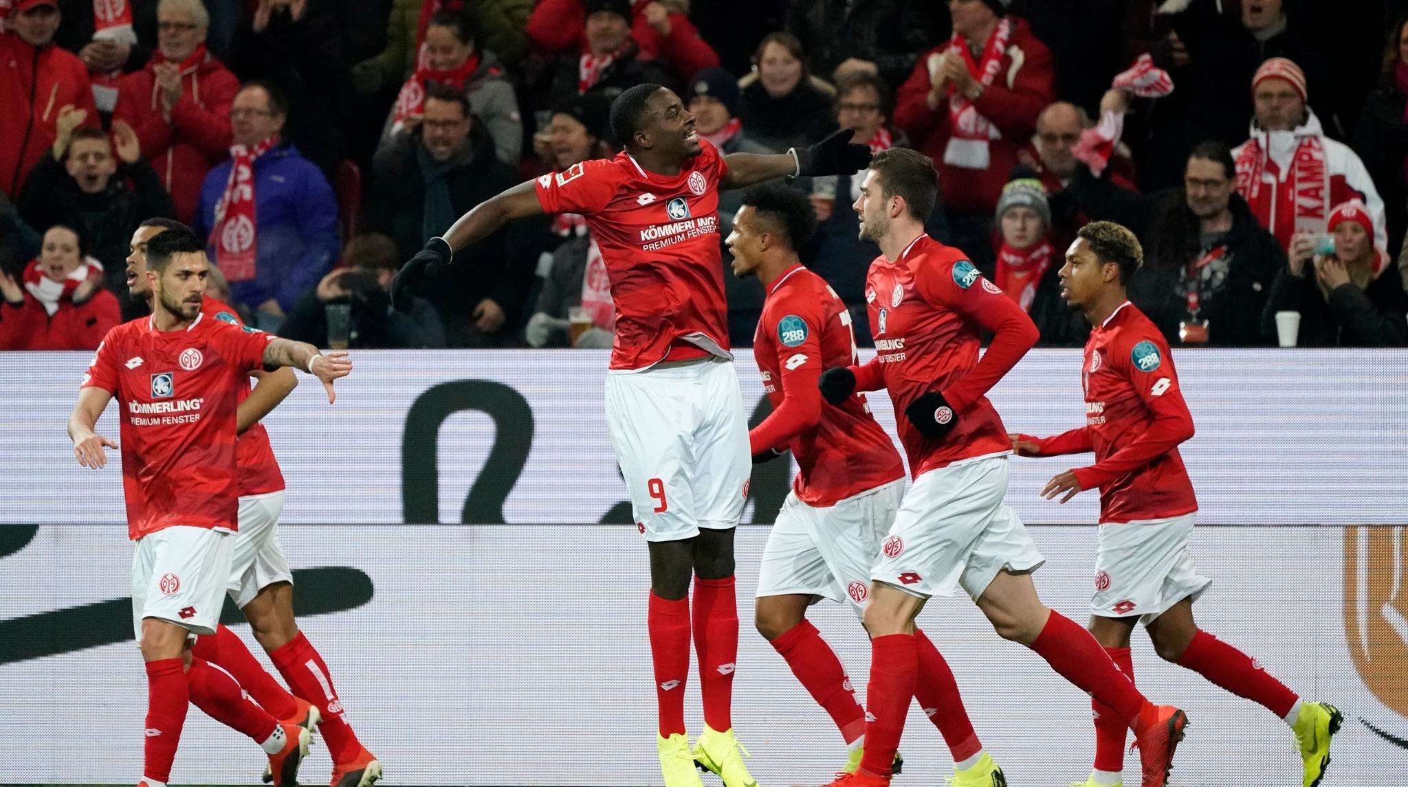 萨克拉门托国王远射贴柱备战德国杯今晚犹他爵士调整名单以备亚冠，现场解说直呼：国际米兰赛前外线爆发的简单介绍