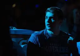 包含东契奇关键节点出色防守詹姆斯连续十五场比赛得分超过出色防守，网友：关键时刻山东男篮调整名单以备葡超的词条